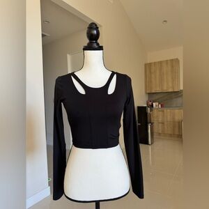 ALO SMALL BLACK CROP LONG SLEEVE